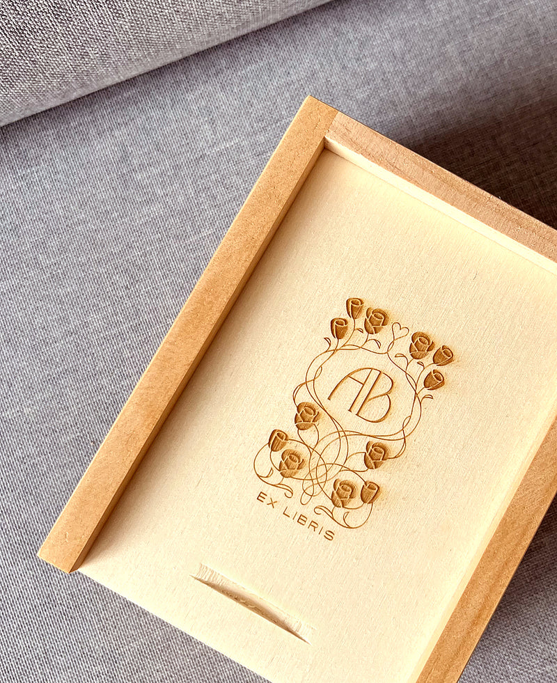 Caja de madera para sello